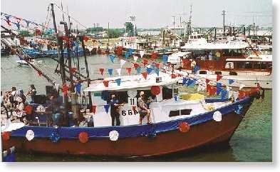 Shrimp Boat Jimaida  and crew