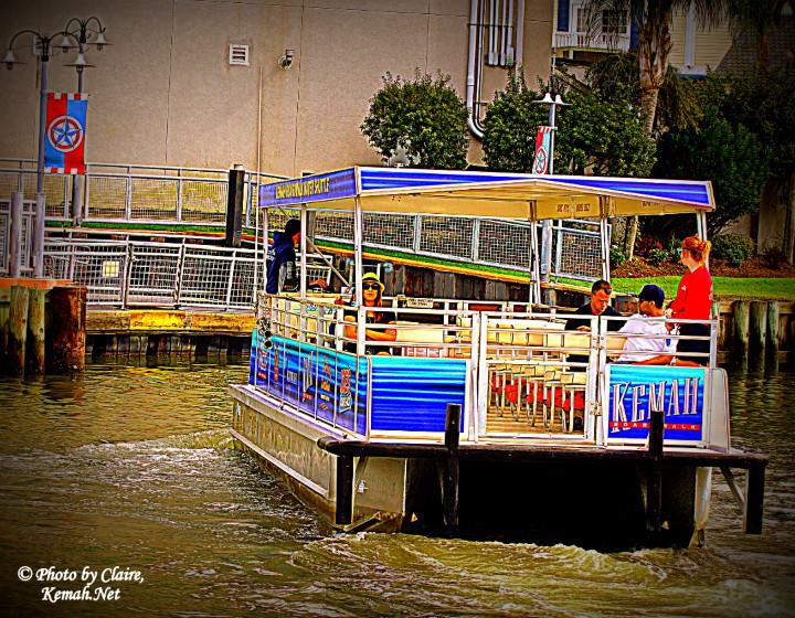 "Its a short trip,
                          just 65 feet  thats .01 nautical miles for
                          the mariners among you. That could make the
                          shuttle the shortest ferry ride in the world.
                          Where everything is big in Texas, now Texans
                          can boast of the shortest ferry ride. If you
                          have some free time in between your busy work
                          schedule then come on down to the Gulf Coast,
                          Kemah, Texas and enjoy some fine dining and
                          entertainment for the entire family at the
                          Kemah Boardwalk. There's plenty of boating
                          activities also which also includes a ride on
                          the world's shortest ferry ride. (Not 24/7
                          call before you come) Phone:(281) 334-9880
                          COST: FREE Shuttle Boat parking lots are
                          ALWAYS FREE.